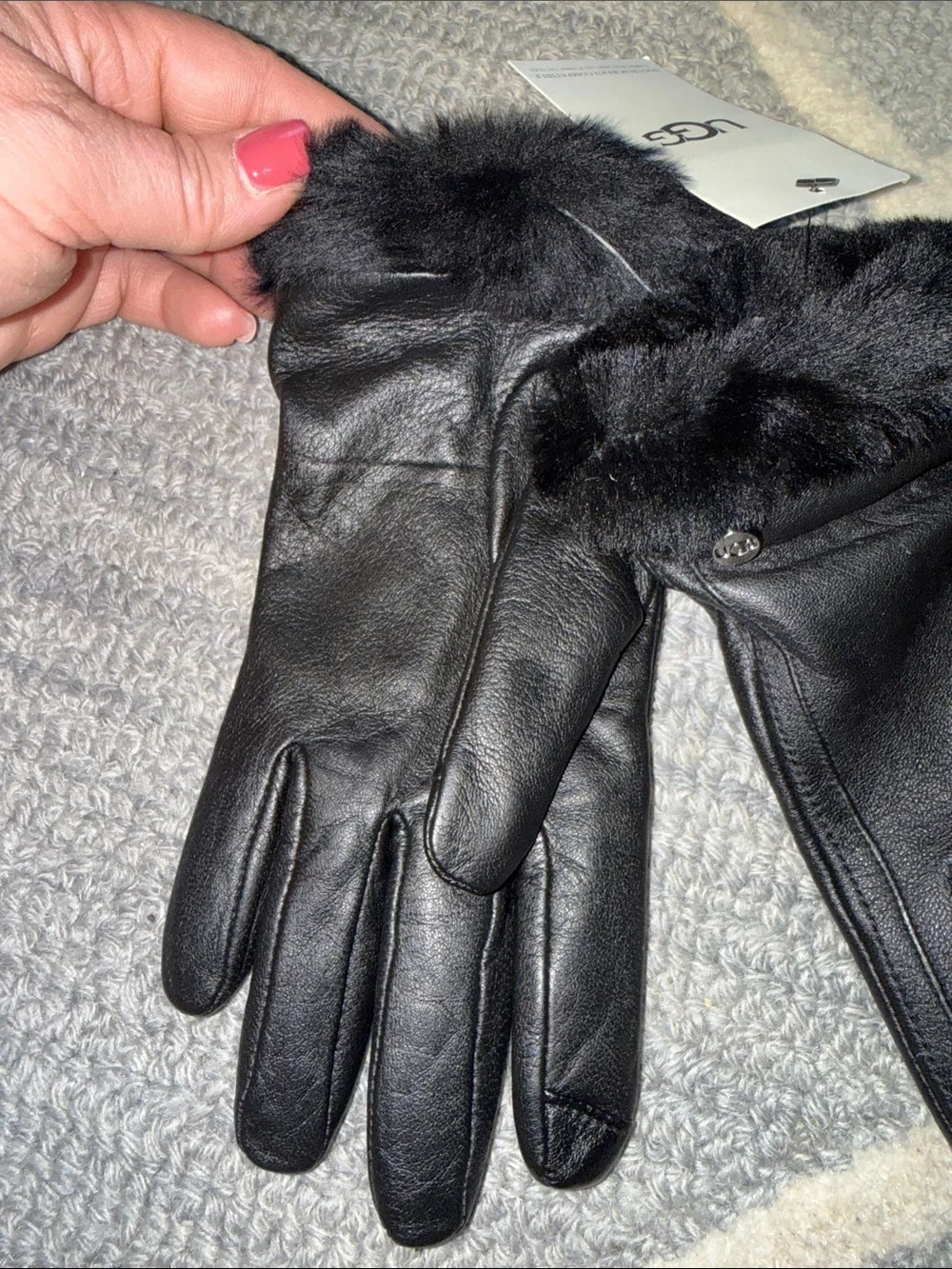 UGG Turn Cuff Leather Sheepskin Touchscreen Gloves Black Medium NWT